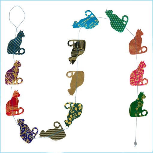 LLA693M-Tantra Cat Garland